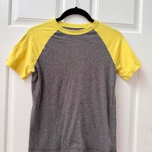 Boys Gray/Yellow Raglan T-Shirt - M